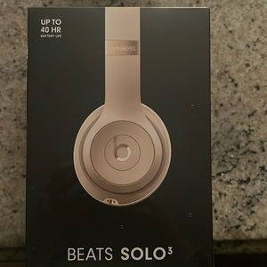 Beats Solo 3 Gold brand new in box and wrapper